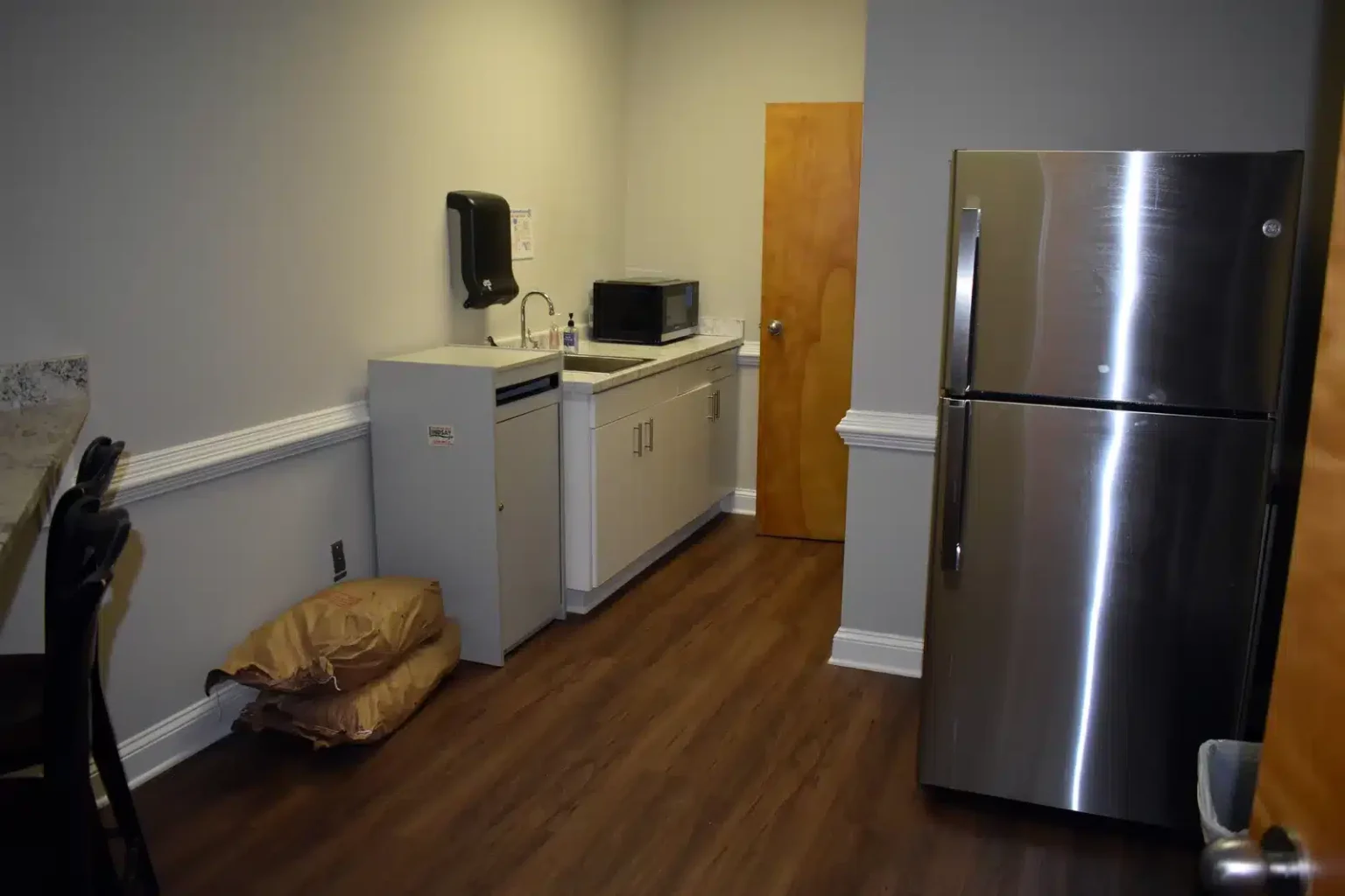 serenity-grove-mental-health-client-kitchenette